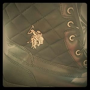 Snow boots for men size 9